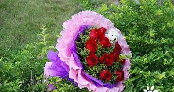 11朵玫瑰花的花语（解读11朵玫瑰花所蕴含的含义）